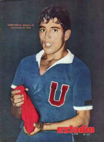 PEDRO ARAYA: El 'Garrincha chileno' jugó en Universidad de Chile durante la época gloriosa del cuadro universitario en la década de los 60'; el recordado "Ballet Azul". Por Copa Libertadores, jugó 22 partidos, marcó 9 goles y llegó a la semifinal de la edición de 1970.