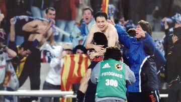 Luciano Galletti celebra el gol al Real Madrid en la final de Copa del Rey de 2004.