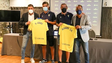 Víctor Chust y Álvaro Jiménez, presentados con el Cádiz