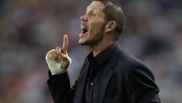 <b>DIMISIÓN.</b> Diego Simeone presentó hoy su renuncia como entrenador del River Plate, último en la Liga argentina y que acaba de ser eliminado de la Copa Sudamericana.