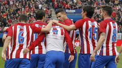 Los jugadores del Atl&eacute;tico celebran uno de los goles ante el Valencia. 