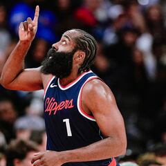 Harden se venga de los Sixers con el plato más frío