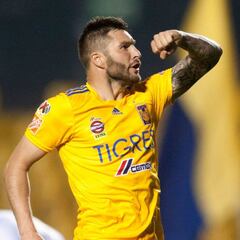 VAR salva a André-Pierre Gignac de su primera expulsión en Liga MX