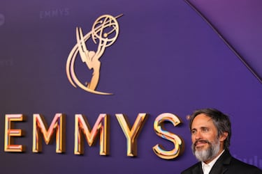 Gael Garcia durante la alfombra roja de los premios Emmys 2024 celebrados en el teatro Peacock de Los Ángeles.