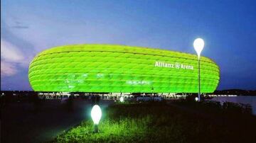 Edificios como el Estadio de Wembley en Inglaterra, el Cristo Redentor en Brasil, el Allianz Arena de Alemania y el Ángel de la Independencia en México cambiaron su iluminación al verde en honor al club brasileño. Por su parte, el Papa Francisco elevó plegarias por los fallecidos, mientras que las madres de los fallecidos en el accidente de Andes en 1972. escribieron a los familiares de los futbolistas.