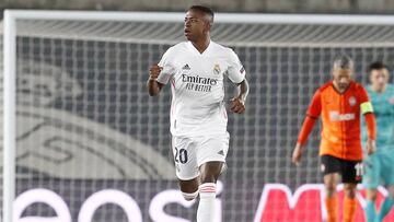 Vinicius celebra su gol al Shakhtar Donetsk.