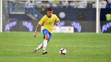 Coutinho conduce el cuero en uno de los encuentros de Brasil durante el parón por los compromisos internacionales.