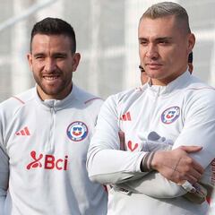 “Primero está la U y después, si viene la Roja, mejor”