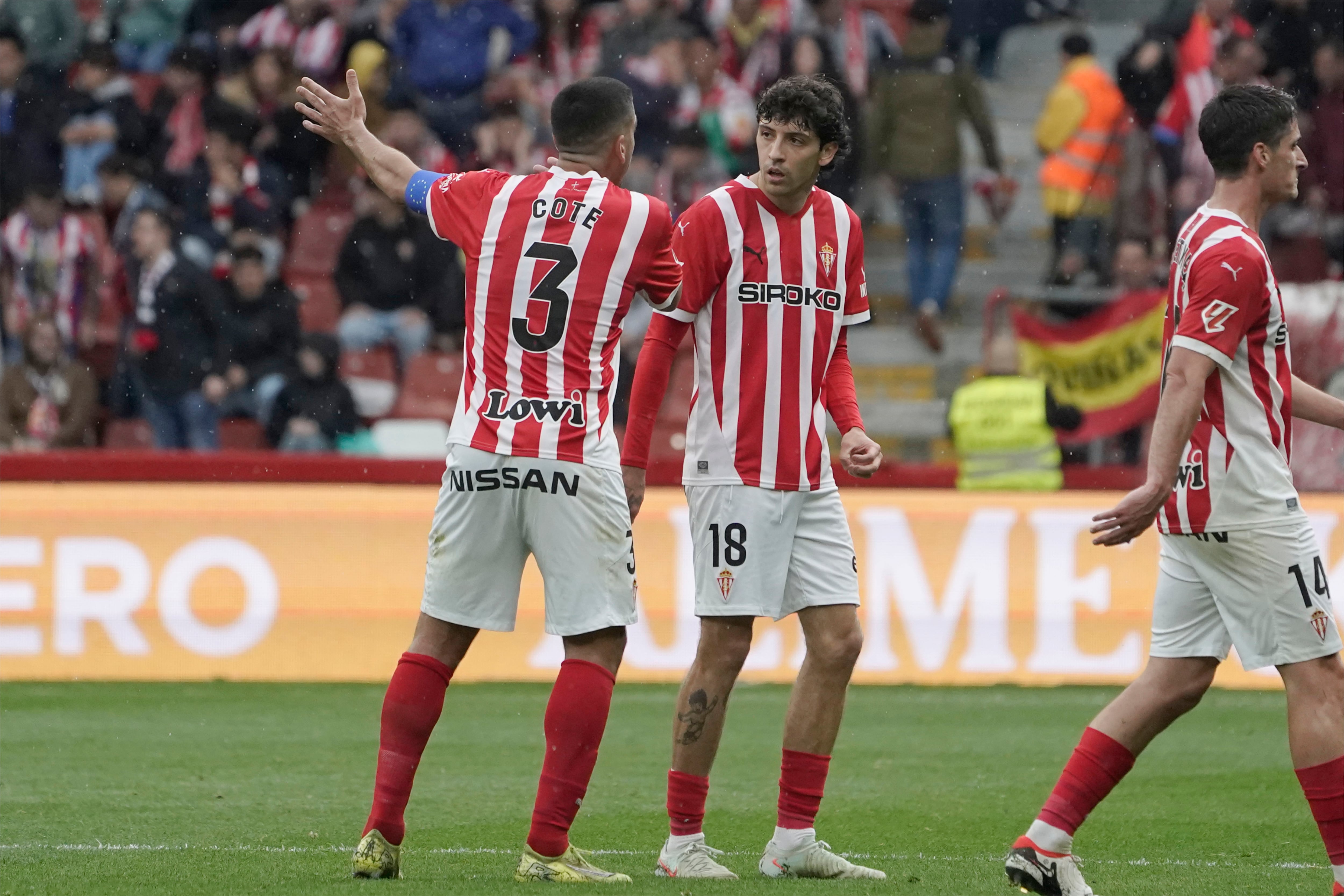 22/05/25 PARTIDO SEGUNDA DIVISION SPORTING DE GIJON - DEPORTIVO DE LA CORUÑA  COTE CHARLANDO CON GELABERT EL PASADO PARTIDO