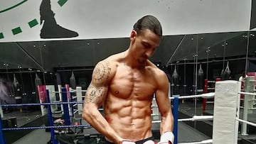 La particular felicitaci車n navide?a de Ibrahimovic: sin camiseta y a las mujeres de sus seguidores