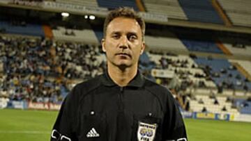 <b>CON EXPERIENCIA</B>. El colegiado sevillano debutó en Primera División el 30 de agosto de 1998, en un Real Sociedad-Oviedo.