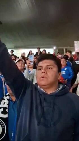 Ama Cruz Azul, estudió en la U.N.A.M. y así “sufrió” el juego entre ambos