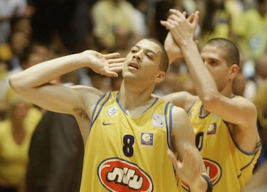

Compañero de Vujcic en el Maccabi, ganó también dos Euroligas con el equipo israelí (2004 y 2005). Es el único jugador que hasta el momento ha repetido como MVP una temporada. Lo logró en las temporada 2004-05 y 2005-06, ambas con el conjunto macabeo. Además, fue el MVP de la Final Four de 2004. Puede presumir de haber cerrado su carrera con el mayor promedio de valoración en la historia de la Euroliga (21,4).
