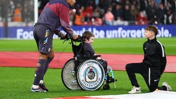 England star Jude Bellingham showed his true colors when he gave a shivering disabled child his jacket at Wembley on a rainy night in London.