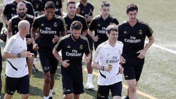 Gr&eacute;gory Dupont, preparador f&iacute;sico del Real Madrid, por delante de Nacho, Courtois, Varane, Carvajal...