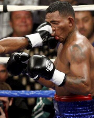 Shane Mosley vs Ricardo Mayorga.