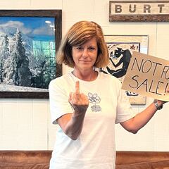 Dona Carpenter corta en seco los rumores: "Burton no se vende"