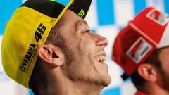 Rossi contesta a Pedrosa: "Si no está contento que corra solo"