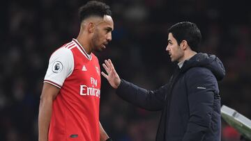 Pierre-Emerick Aubameyang y Mikel Arteta, durante un partido del Arsenal.