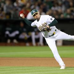 El cubano Aledmys Díaz, exjugador de Astros, se convierte en ciudadano americano