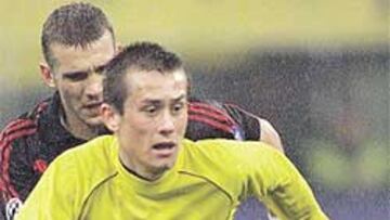 <b>CONTACTOS. </b>Rosicky dice que está hablando con el Atlético.