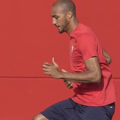 N'Zonzi no se entrena con el grupo desde la vuelta de Berizzo