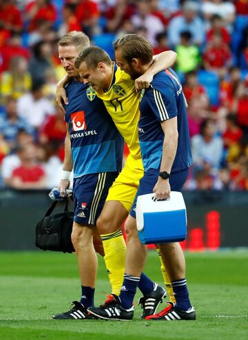 Viktor Claesson se retir¨® lesionado.