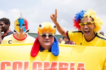 Así se vive la fiesta previa del Colombia - Brasil en el Metro