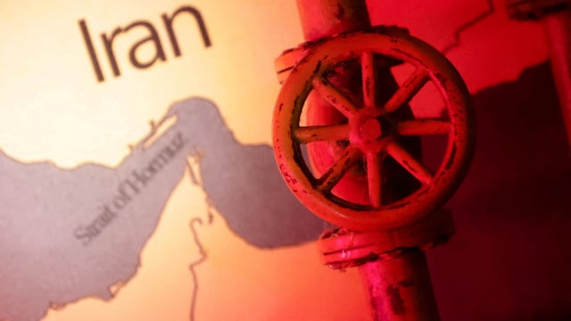 The Strait of Hormuz is the only way to move oil from the Persian Gulf, with a rise in price the most immediate possible consequences.