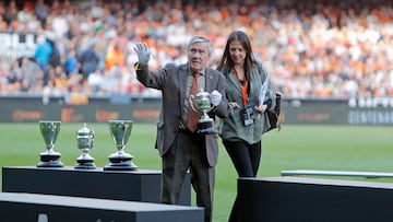 24/03/19 PARTIDO LEYENDAS VALENCIA  -  SELECCION ESPAÑOLA ESPAÑA 
CENTENARIO CLUB
ROBERTO GIL









