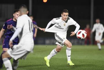 Ficha por el Real Madrid tras la gran campaña en el Rayo Majadahonda (año que asciende a Segunda División). Tras dos años buscando el ascenso con el Castilla se marcha cedido al Valladolid pero al no jugar en el primer equipo cancela la operación y se va al Rayo Vallecano. Tras finalizar la etapa es traspasado al Levante por 2 millones de euros.