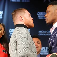 Canelo Álvarez muestra su gran pegada para enfrentar a Jacobs