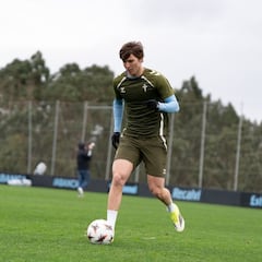 Fer López: “Me he bajado bastante la ficha para venir al Celta”