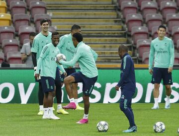 Courtois, Vinicius y Militao.