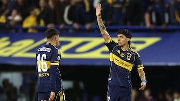 Boca Juniors' forward #07 Exequiel Zeballos celebrates after scoring his team's first goal with teammate Uruguayan forward #16 Miguel Merentiel during the Argentine Professional Football League 2025 Clausura Tournament match between Boca Juniors and Belgrano at La Bombonera Stadium in Buenos Aires on October 18, 2025. (Photo by ALEJANDRO PAGNI / AFP)