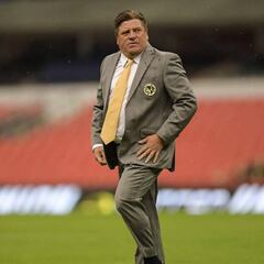 Herrera afirma que es más exigente ser DT de América que del Tri