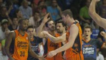 Lafayette, Ribas, Martínez y Lishchuk celebran el triunfo.