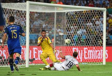 1-0. Mario Goetze anota el primer gol.