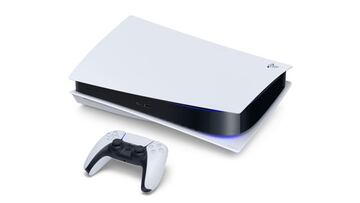 PS5 viene con un soporte para disponer la consola en vertical o en horizontal. En este 迆ltimo caso es importante centrar la posici車n para que no se tambalee.
