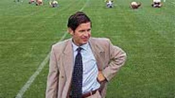 <b>QUIERE VER A ETOO ENTRENANDO</B>. Mateo Alemany, presidente del Mallorca, espera hoy la llegada del delantero.