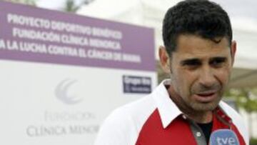 El exjugador del Real Madrid Fernando Hierro atiende a los medios durante su asistencia a un torneo benéfico de pádel contra el cáncer de mama que ha tenido lugar en la Ciudad de la Raqueta de Madrid.