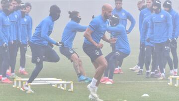 28/12/21 ENTRENAMIENTO DEL HUESCA GRUPO NIEBLA