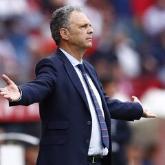 El Sevilla sigue sin ganarle a ningún rival directo