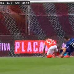 Matheus Uribe parece lesionarse de gravedad tras su gol con Porto