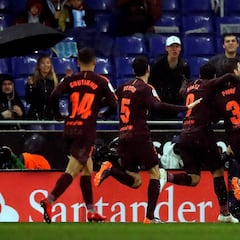 1x1 del Barcelona: Piqué marca en un partidazo de Iniesta