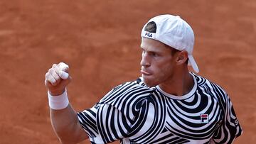 MADRID, 26/04/2023.- El tenista argentino Diego Schwartzman durante su encuentro ante el francés Hugo Grenier correspondiente a las primeras rondas del Mutua Madrid Open que se celebra en la Caja Mágica. EFE/ Sergio Pérez