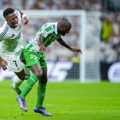 Sabaly, otra vez KO: lesión en el sóleo de su pierna derecha