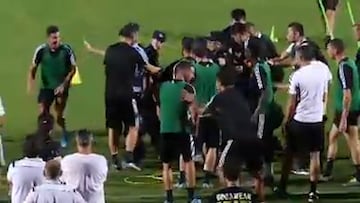 Cristiano Ronaldo enloquece y le salta encima a un guardia