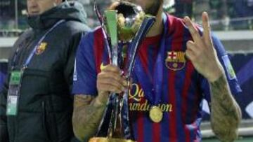 Alves, a Mou: '¿Partidillos?, la envidia es muy mala'