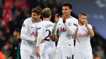 Fernando Llorente, Eriksen y Dele Alli celebran la victoria del Tottenham sobre el Real Madrid en Wembley.